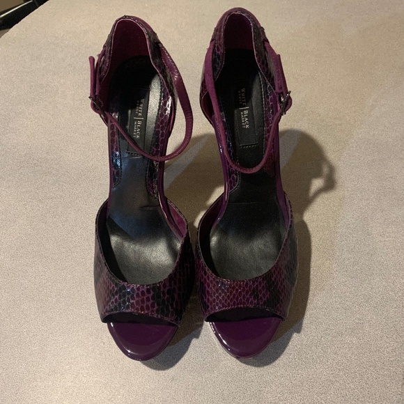 White House Black Market Purple/Black Snakeprint/Suede/Patent Platform Sandals M - Picture 1 of 9